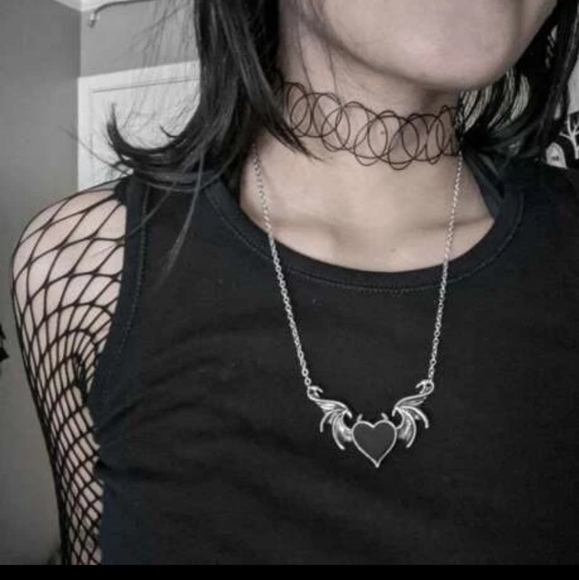 GOTH DARK HEART PENDANT NECKLACE Heart Goth Necklace NEW BLACK HEART SILVER NECK - Picture 5 of 6